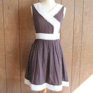 Vintage Mid '60's Brown/white Lace Trimmed Dress